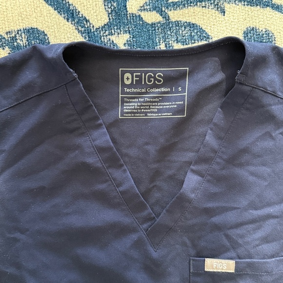 Figs Navy Catarina (S) scrub top and matching Livingston Basic (XSP) scrub pants - Picture 7 of 8